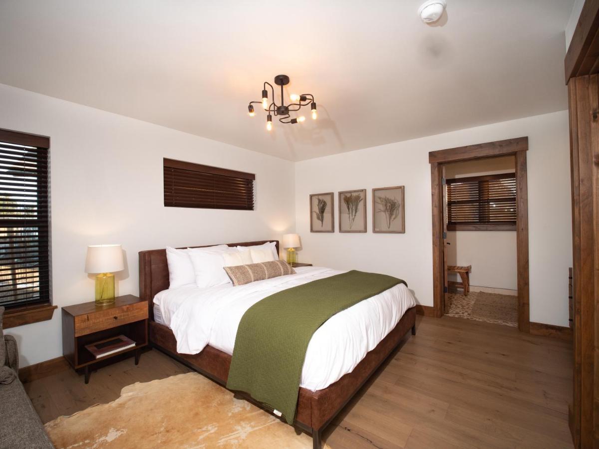 Chic Retreat Indoor Outdoor Fireplace, Private Jacuzzi, Great Location! Estes Park Exterior photo